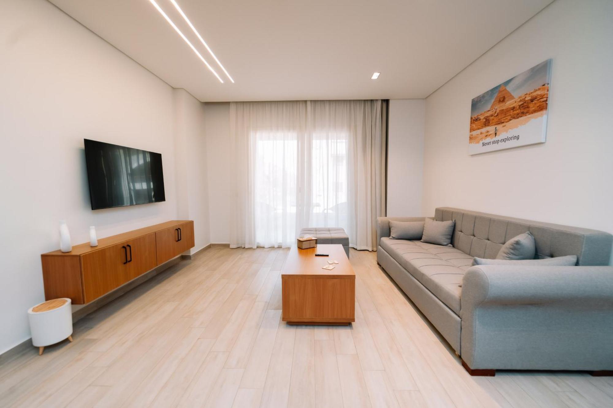 Zones Hotel *